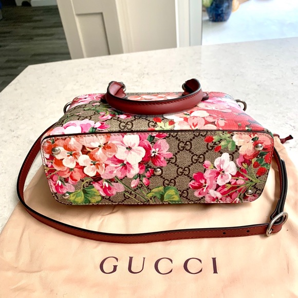 ❌SOLD❌ Gucci Supreme blooms crossbody - Picture 4 of 8